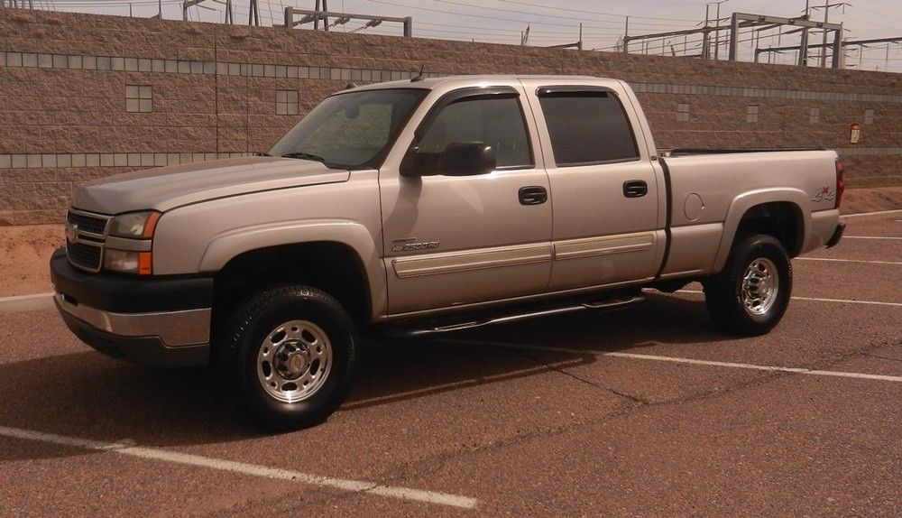 2005 Silverado Z71 4x4 Crew Cab Duramax image