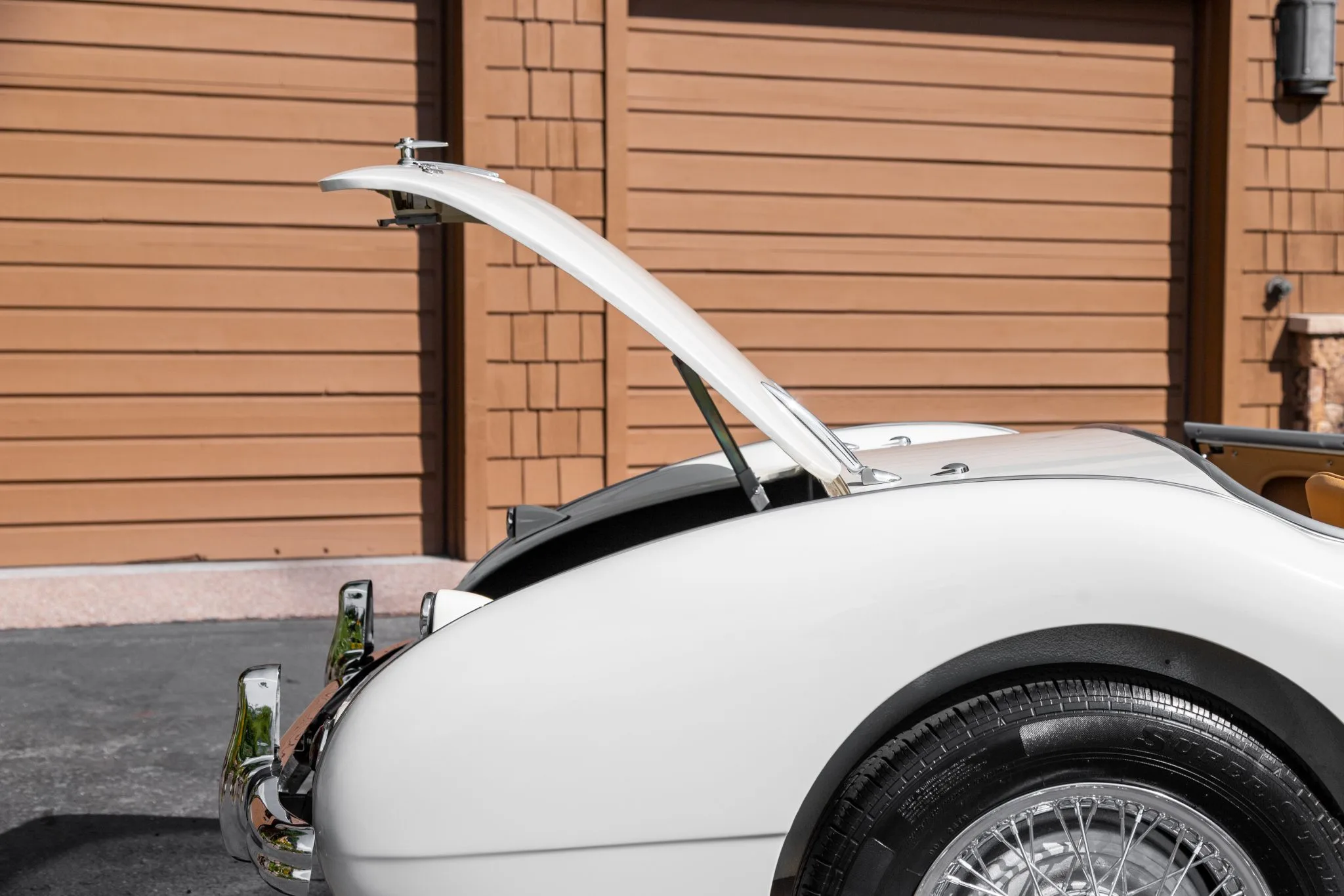 1956_austin-healey_100_bn2_roadster_1628541578ff9f98764da1956_austin-healey_100_bn2_roadster_1628541577e7dff9f98764dad0a5d069-e023-47b6-850b-a9a217a88456-aTCloQ-scaled