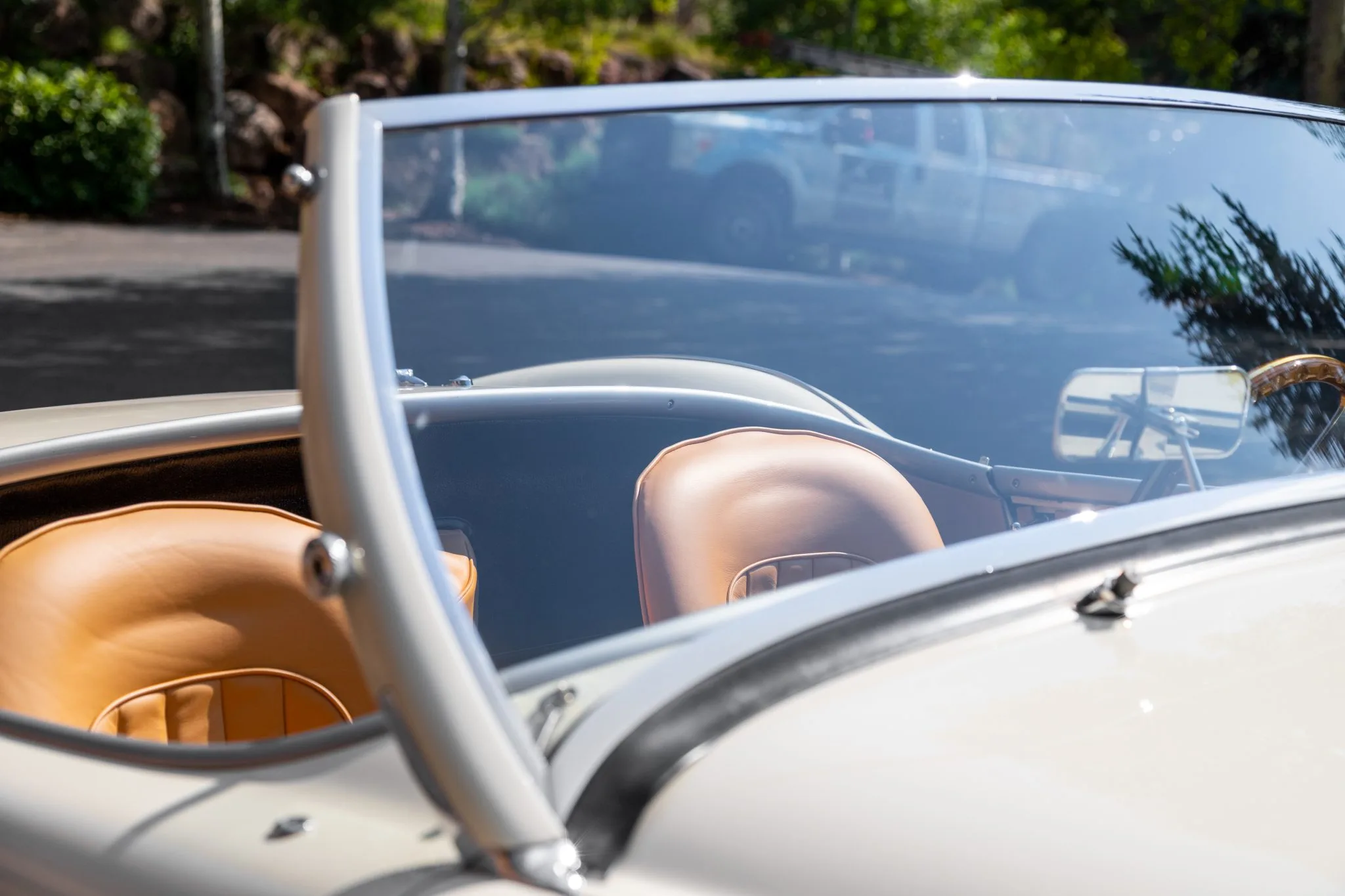 1956_austin-healey_100_bn2_roadster_1628541771e7dff9f98764da1956_austin-healey_100_bn2_roadster_162854177098764da93bdb446-8401-4708-a350-02f41a3452ef-0P0tqW-scaled