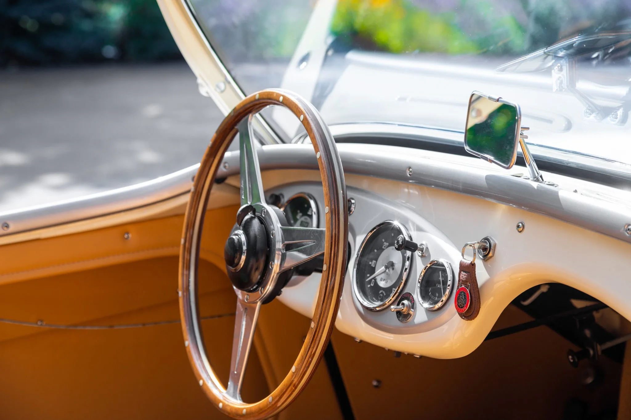 1956_austin-healey_100_bn2_roadster_1628542191ff9f98764da1956_austin-healey_100_bn2_roadster_1628542191f98764dad3bcee7a-b041-4b6a-b6f6-8b782533eef9-NjjKur-scaled