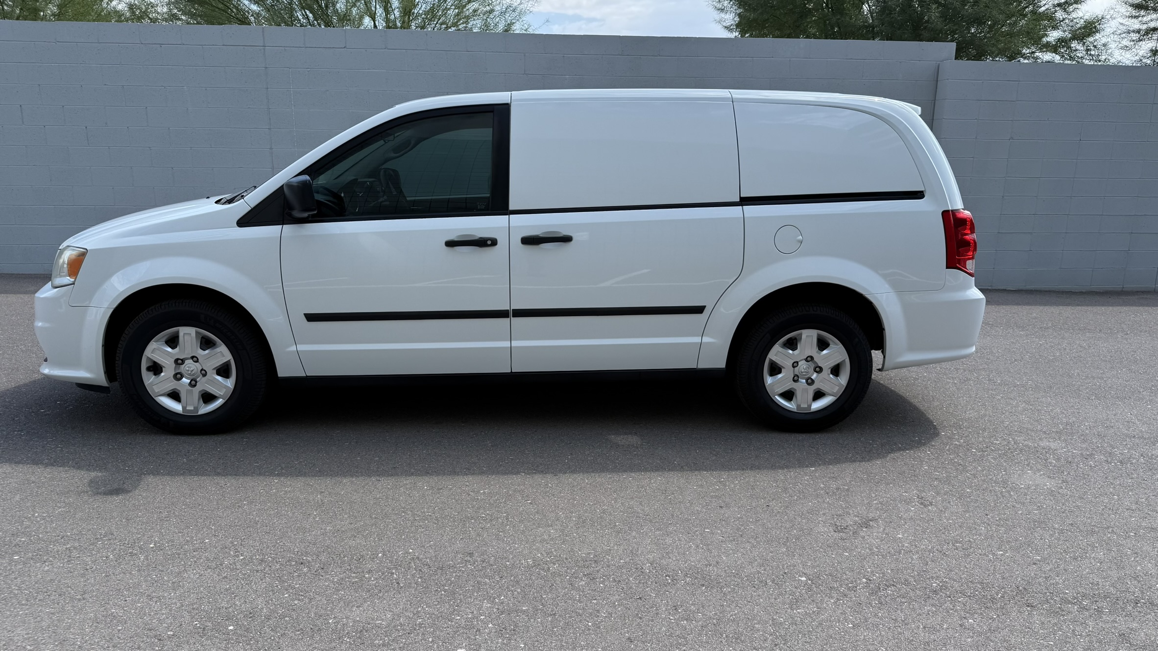 2014 Dodge C/V image