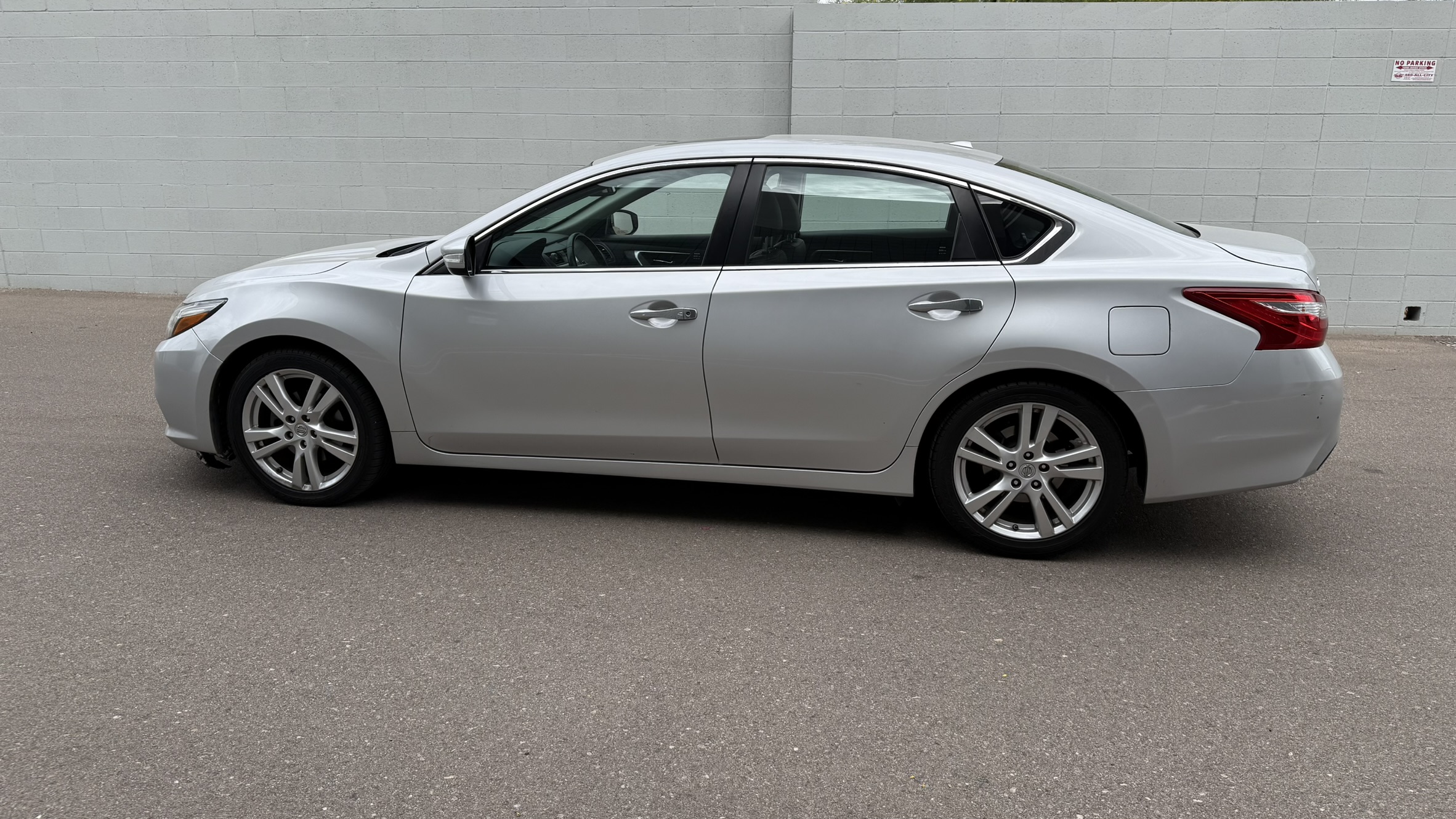 For Sale: 2017 Nissan Altima 3.5 SR image